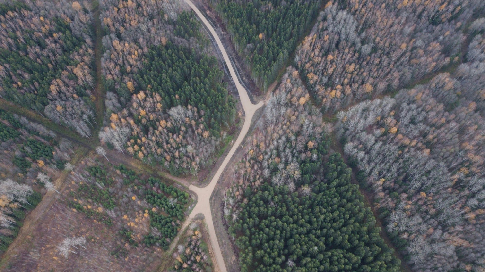 Ceļu, ielu un laukumu būvniecība, rekonstrukcija un uzturēšana